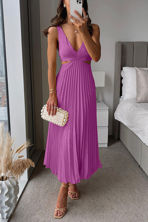 Sophia | Flowy Pleated Maxi Dress